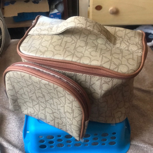 Calvin Klein Bags Calvin Klein Travel Make Up Bag Set Poshmark